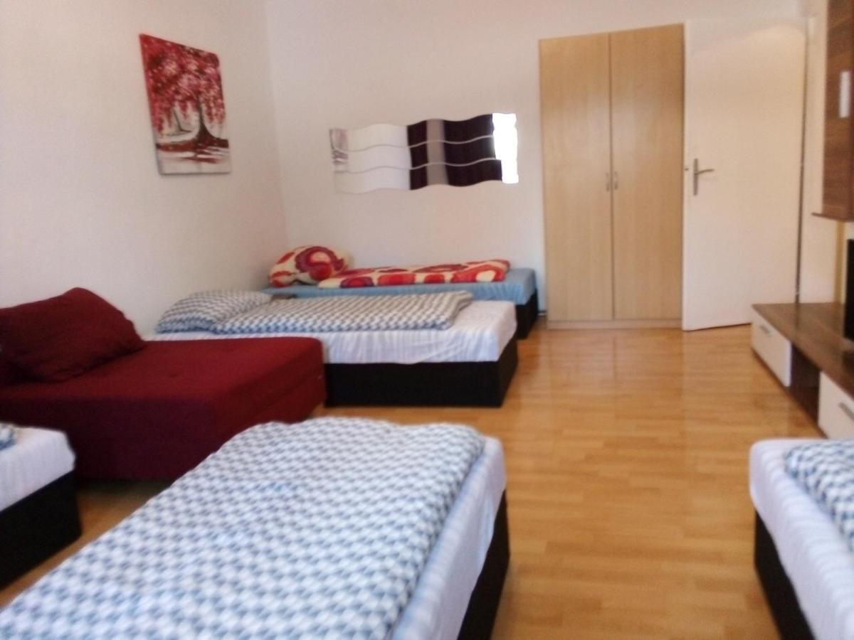 Raisa Apartments Fuenkhgasse Pressbaum Bagian luar foto