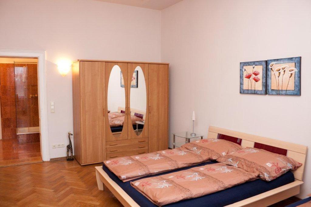 Raisa Apartments Fuenkhgasse Pressbaum Bagian luar foto