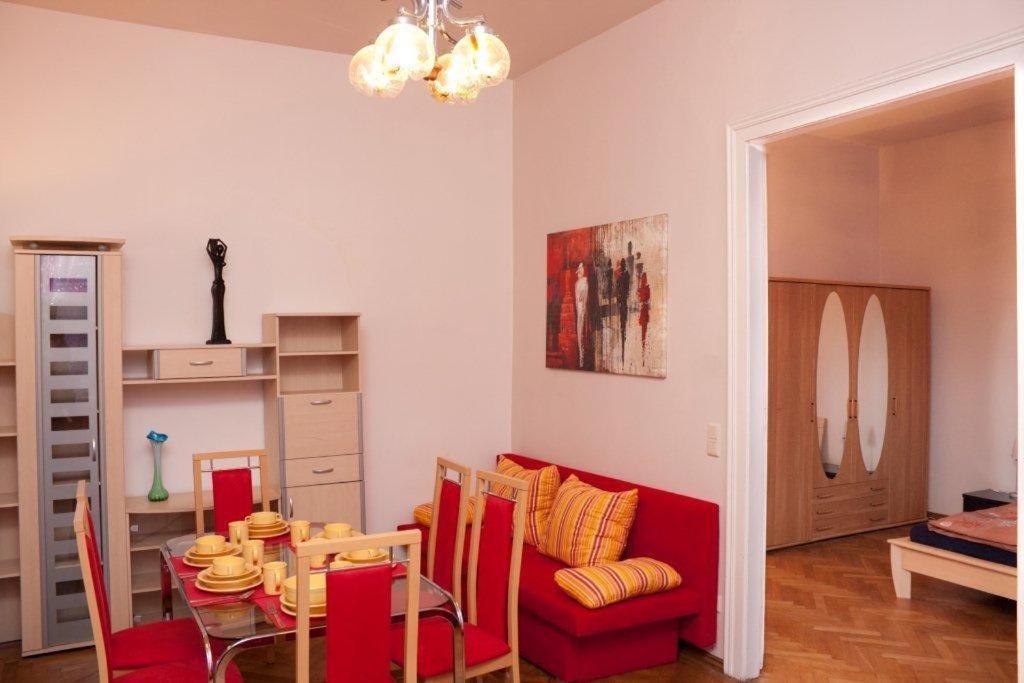 Raisa Apartments Fuenkhgasse Pressbaum Bagian luar foto