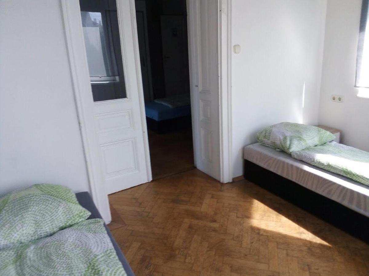 Raisa Apartments Fuenkhgasse Pressbaum Bagian luar foto